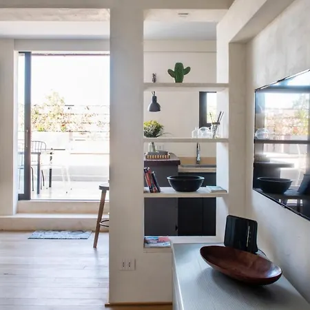 Plum Guide - Falconry Apartment