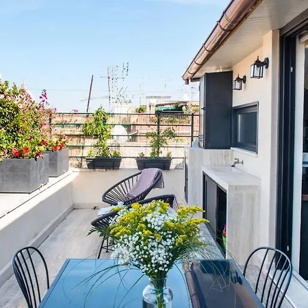 Apartment Plum Guide - Falconry *